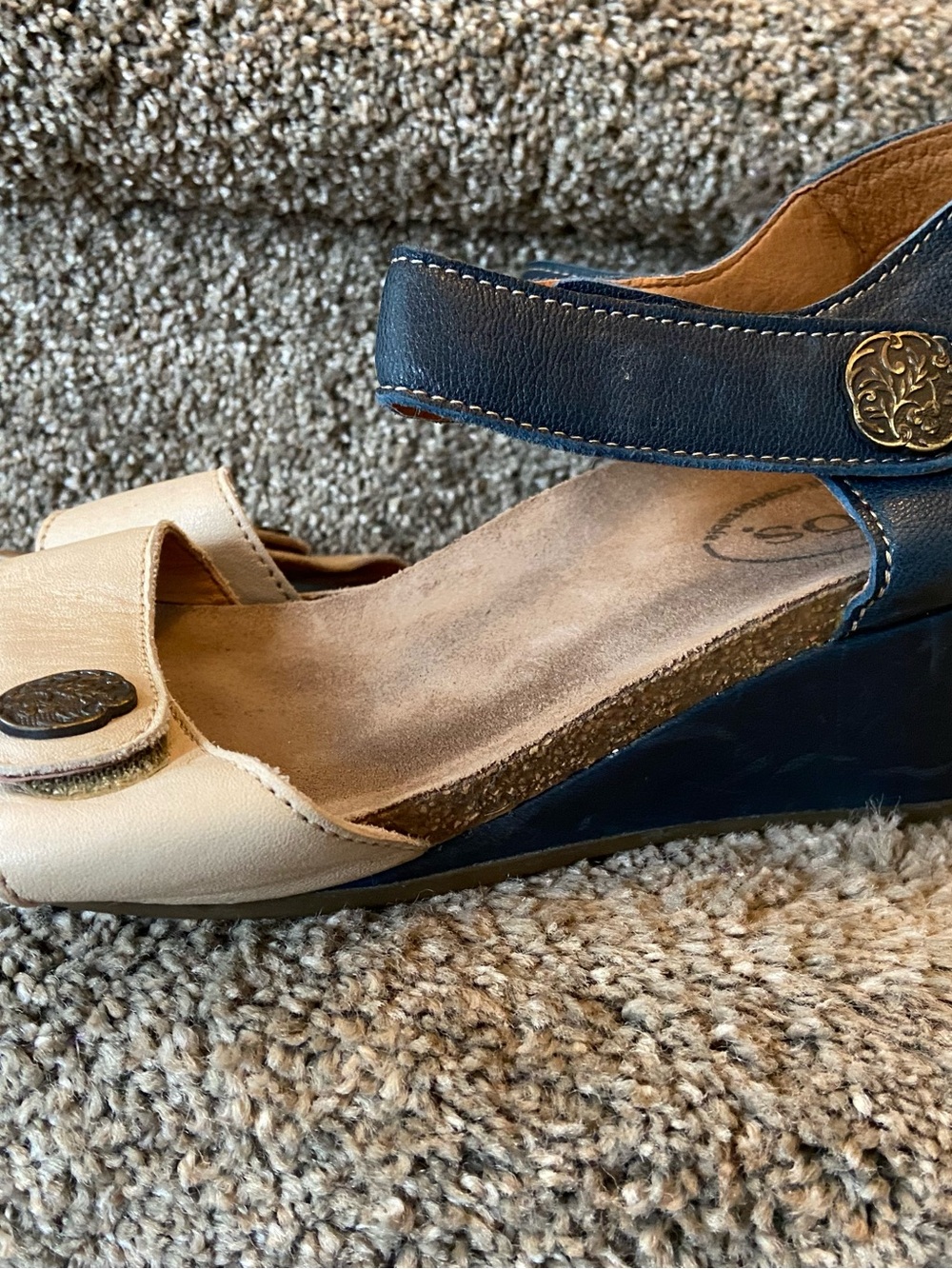 Taos Footwear leather Navy and Cream Wedge Sandals size 6.5-7 super comfortable